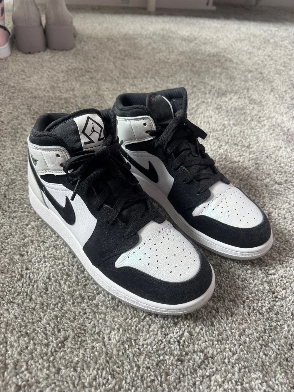 Nike Black and White High-Top Sneakers youth